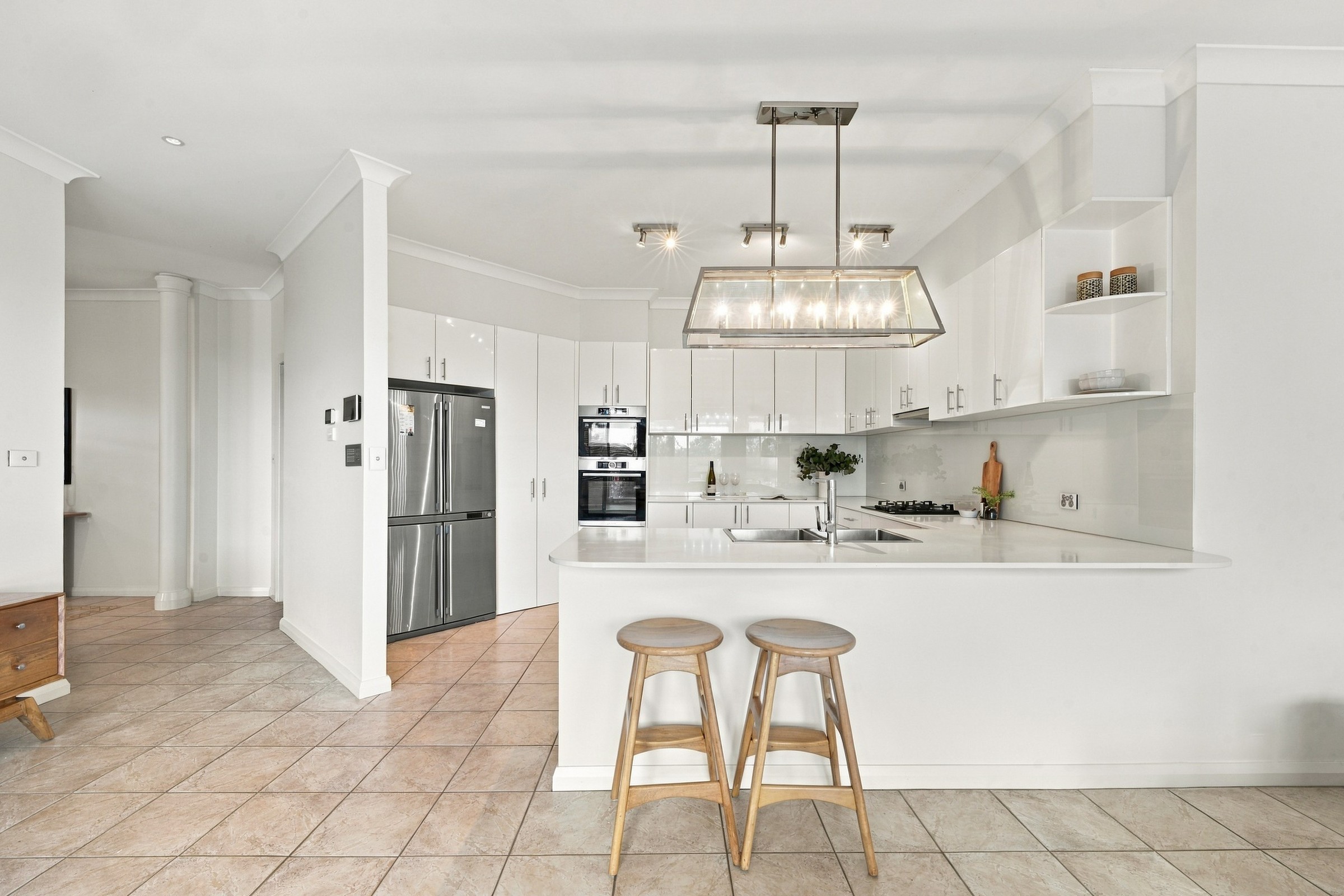 Kitchen breakfast bar