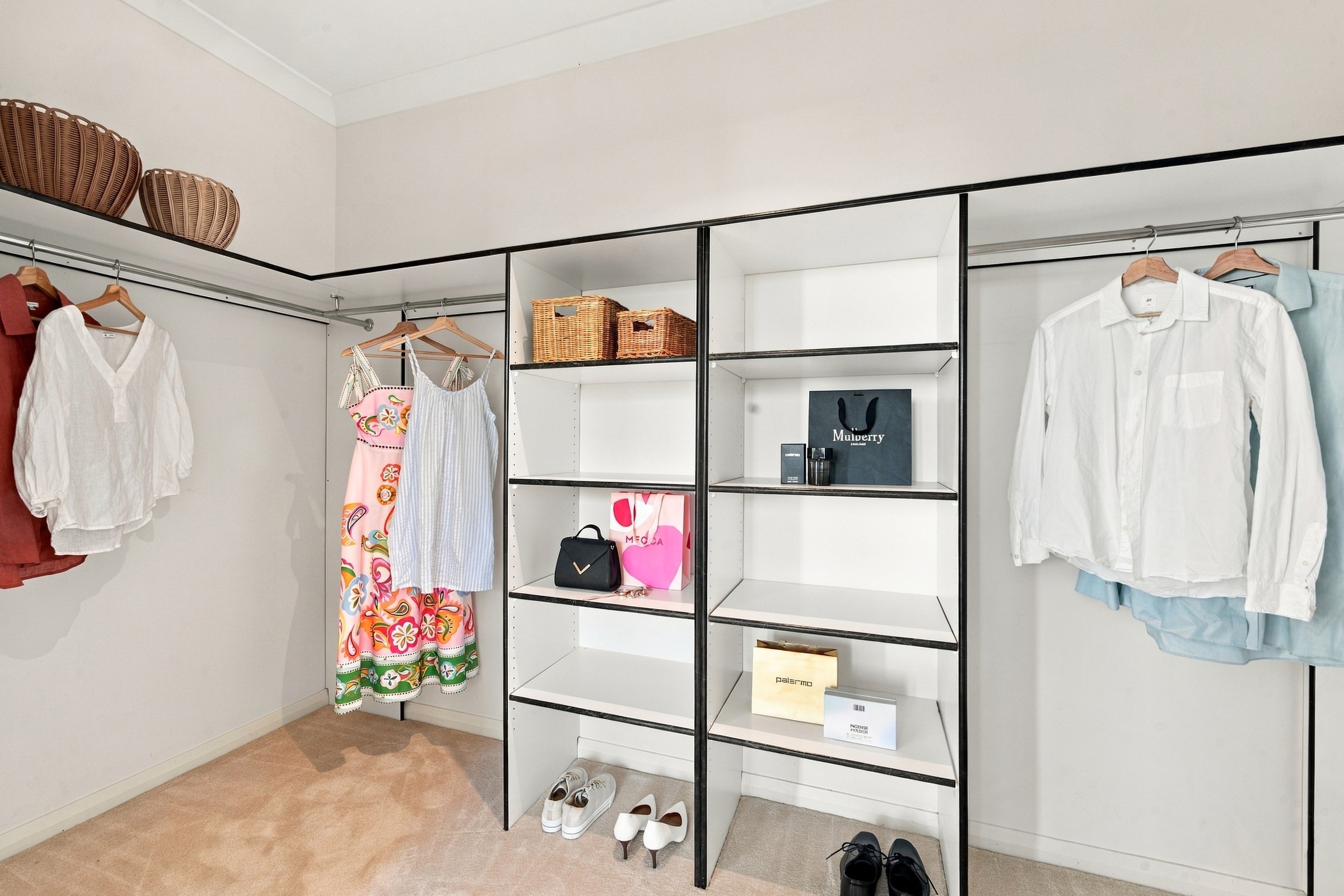 Walk-in wardrobe